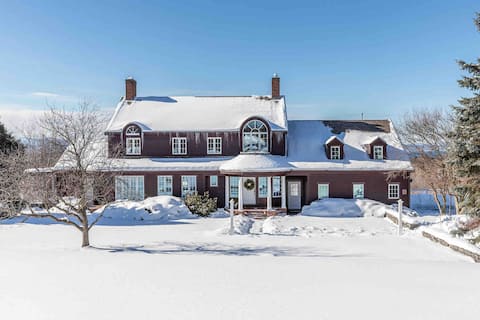 Luxury*Private*Views*Burl*. UVM*St Mikes*Pool