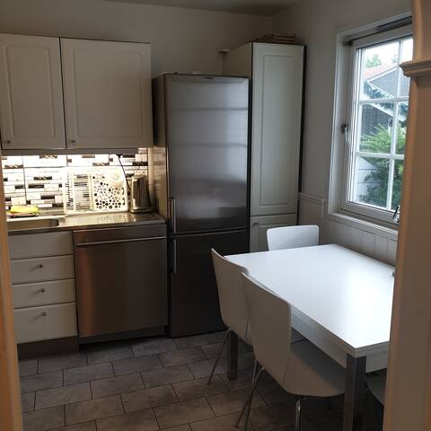 Great area, nice house gallery image 4