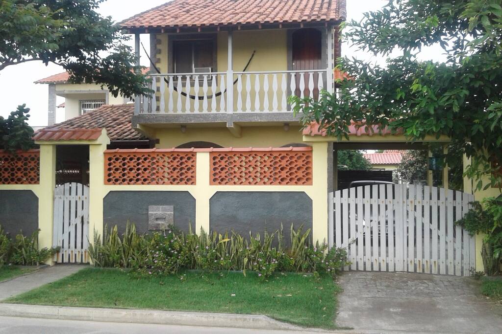 Quarto com varanda - andar superior / Upstairs bedroom with balcony