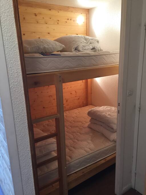 Chambre cabine avec lits double 140cm superposés