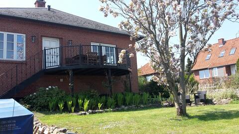 Cozy and chambered townhouse close to downtown