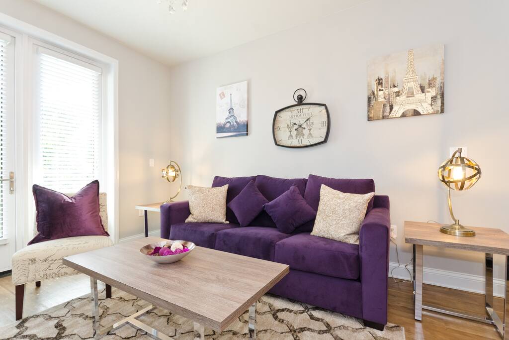 Living room with vintage vibes and beautiful decor