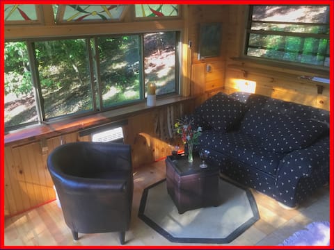 Top performing Airbnb: PaPa Cabin in Athens