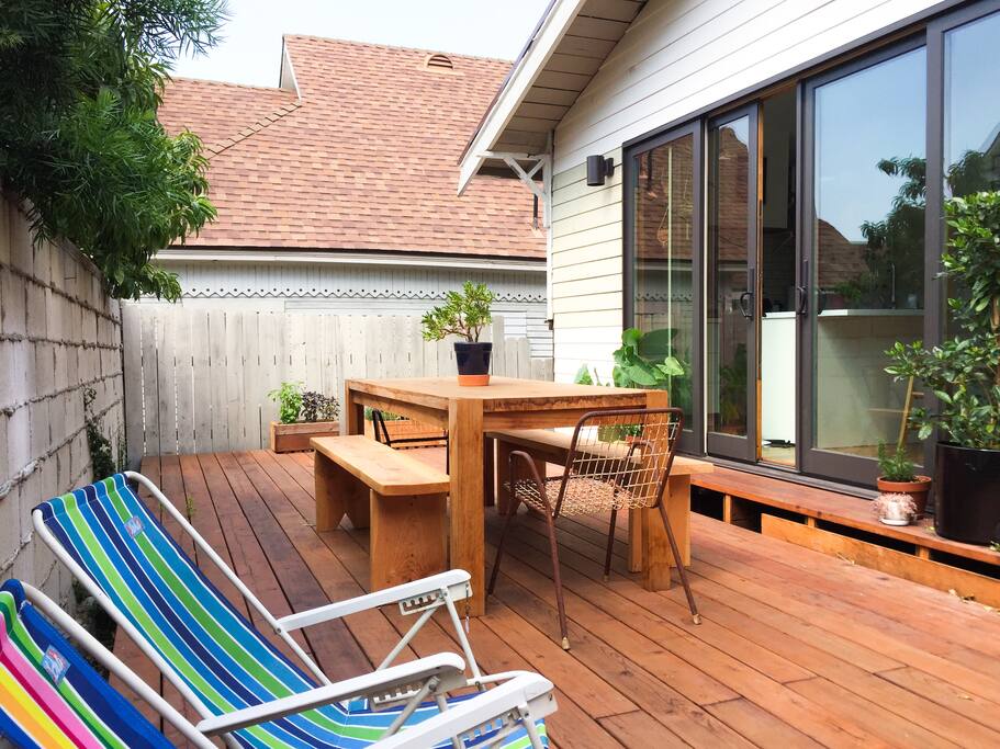 Work on your tan, chill by the fire pit, or dine with your friends al fresco.