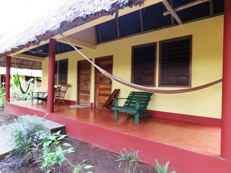 Valley View Cabana, Exterior