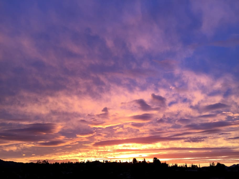 Another scifi sunset at JoyHouse8.