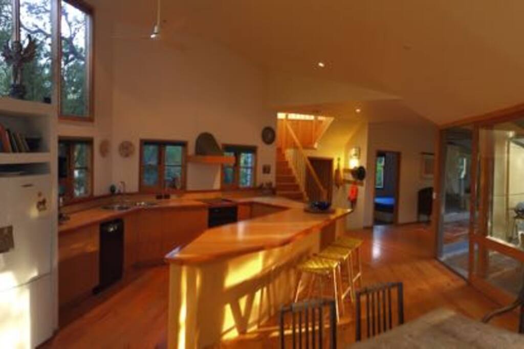 Kitchen and Dinning 2