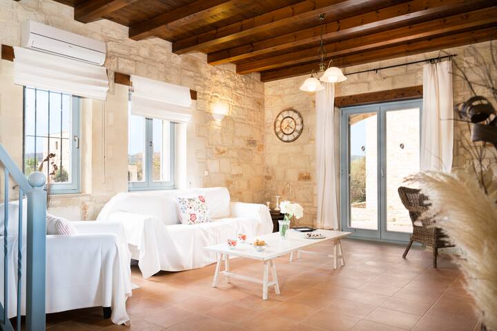 Beachfront villa w/private pool, ping pong and BBQ gallery image 4