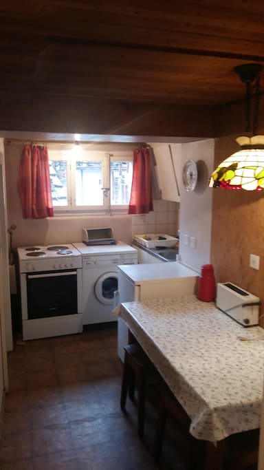 Cuisine et table pour le petit-déjeuné