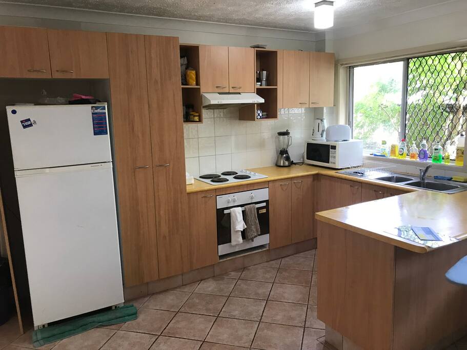 Kitchen with basics