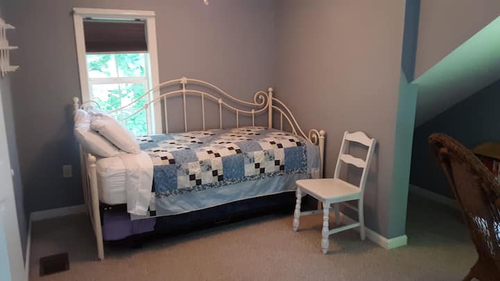 Trundle Bed