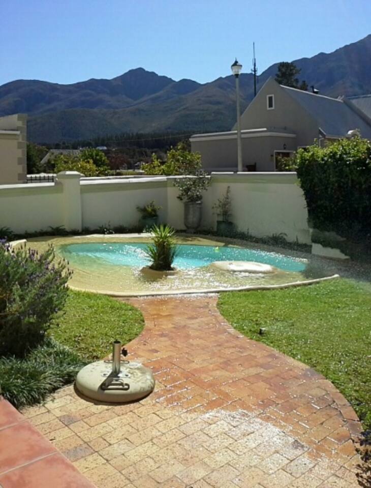 Rose Cottage On Reservoir Houses For Rent In Franschhoek