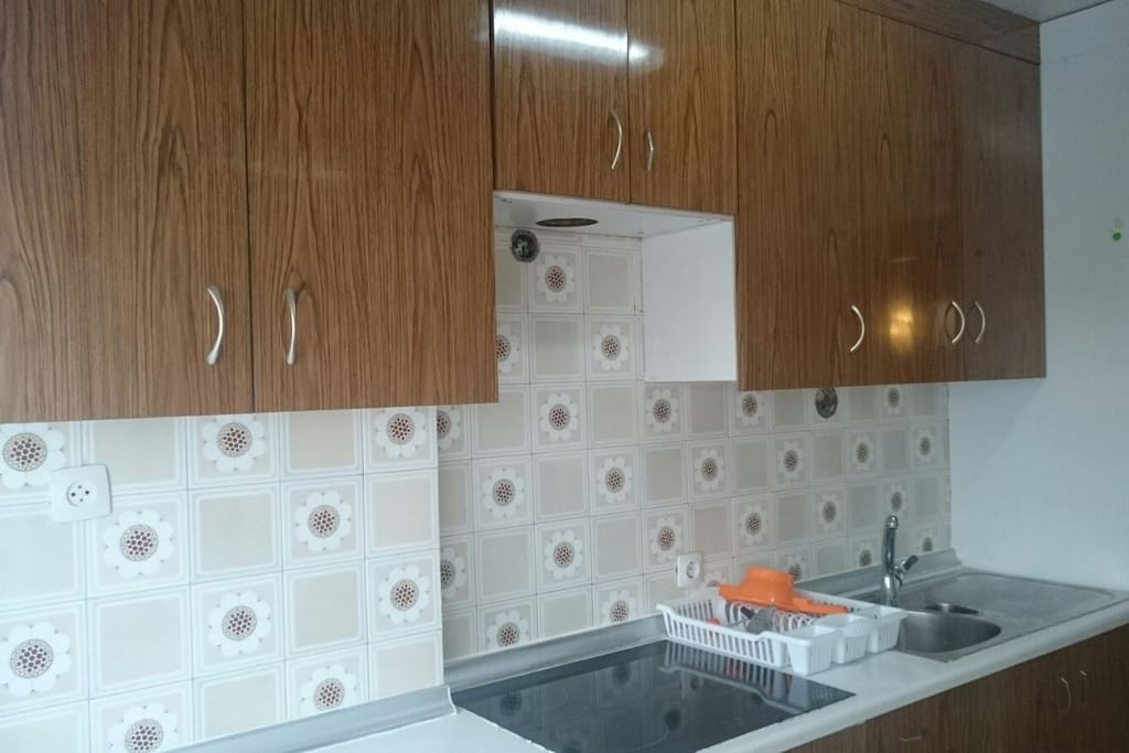 cocina espaciosa con todo