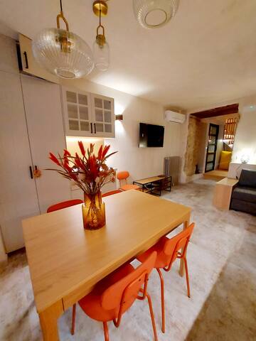 Luxury ALCoVA on 2 floor in historical center gallery image 2