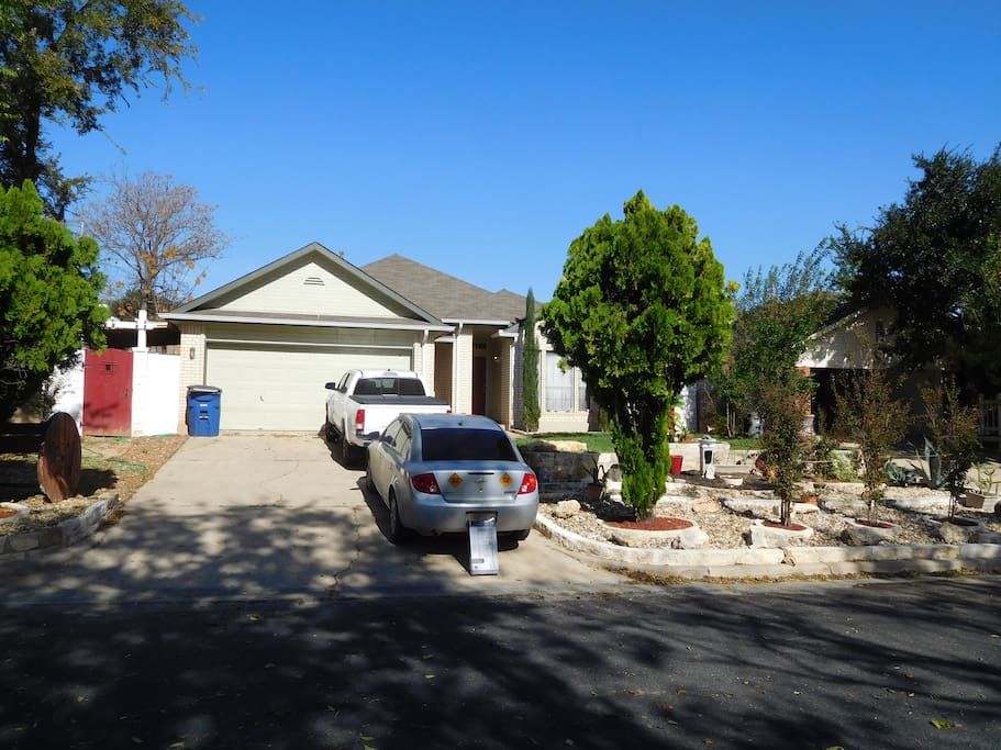 parking for 4 cars on driveway