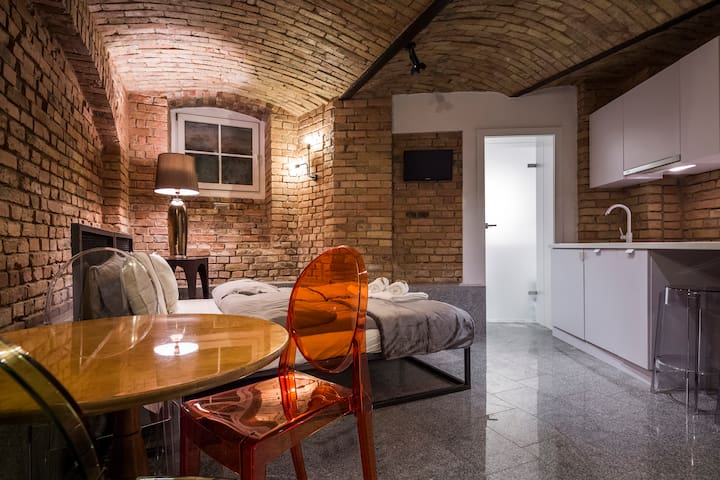 Underground Apartment- Poznań, Stare Miasto
