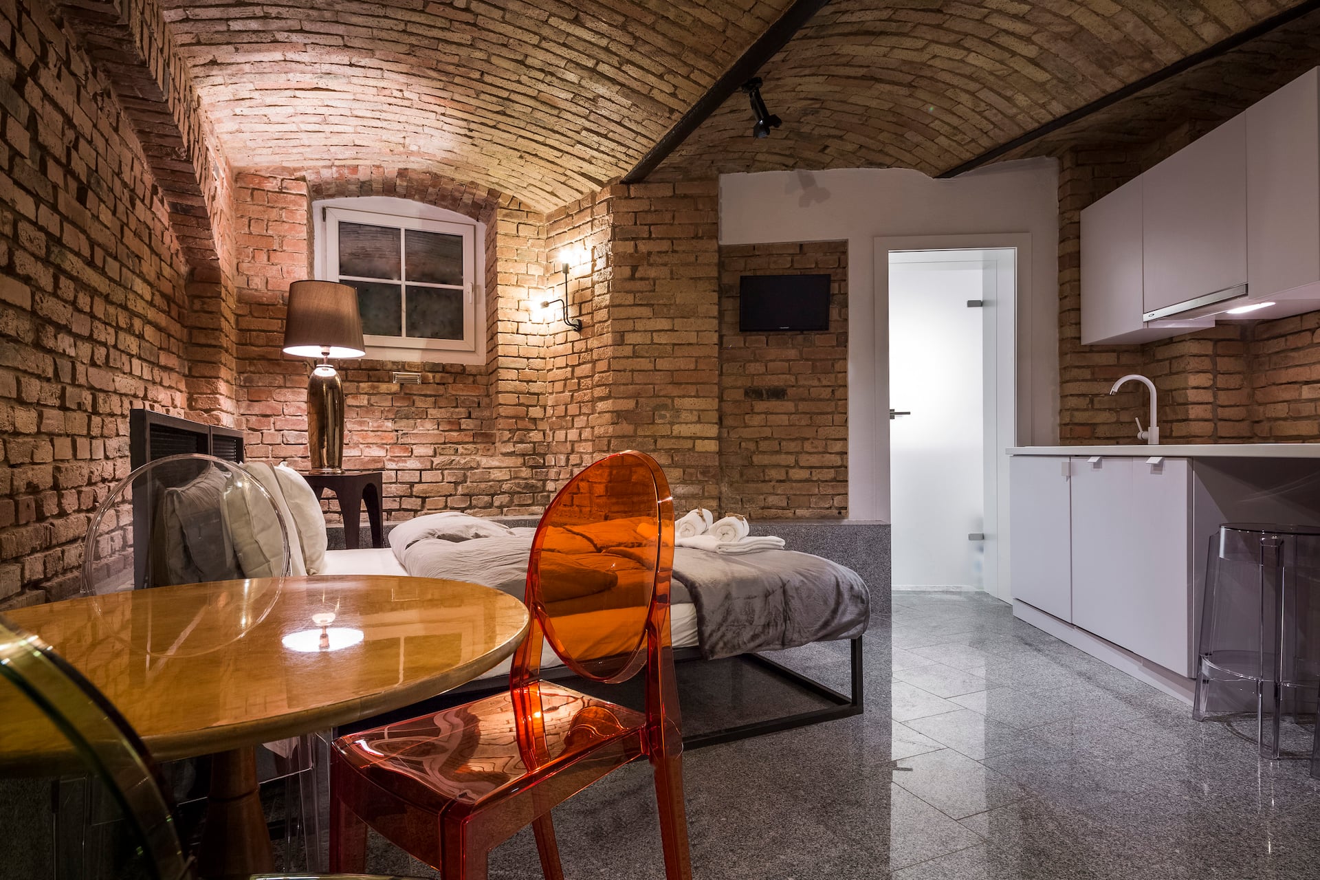 Underground Apartment - Poznań, Old Town