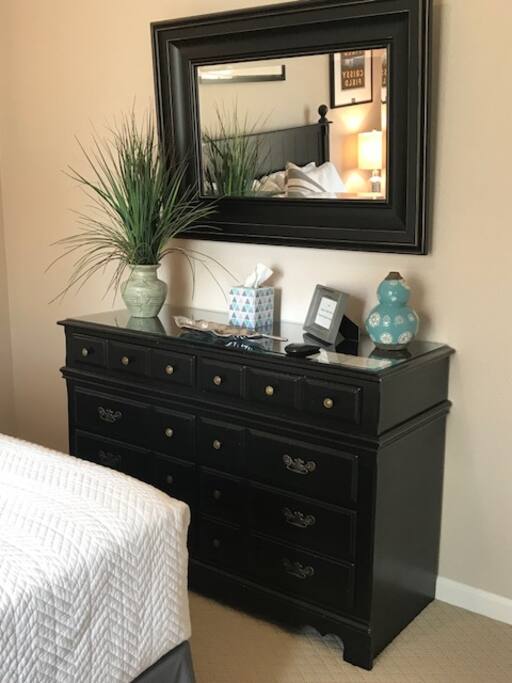 Dresser to store personal belongings