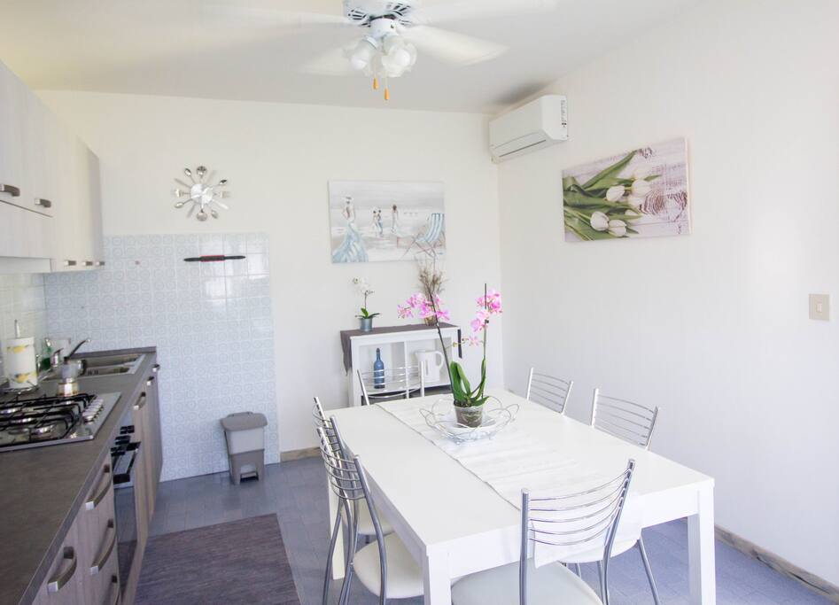 Dining/Kitchen