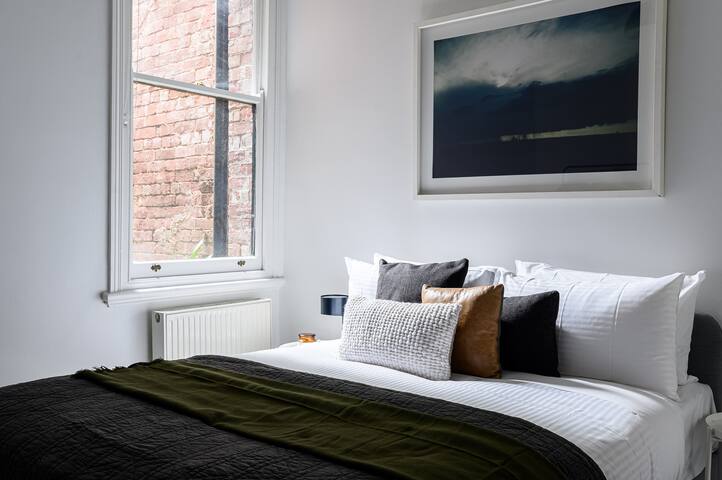 Unique Terrace In Central Melbourne Neighbourhood gallery image 5