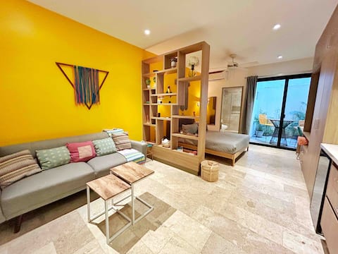 Successful Airbnb property: Cozy & confortable studio steps to 5av & beach in Xaman Ha