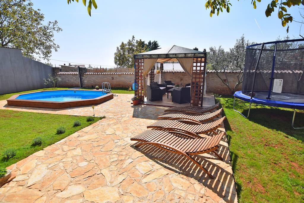 garden and pool