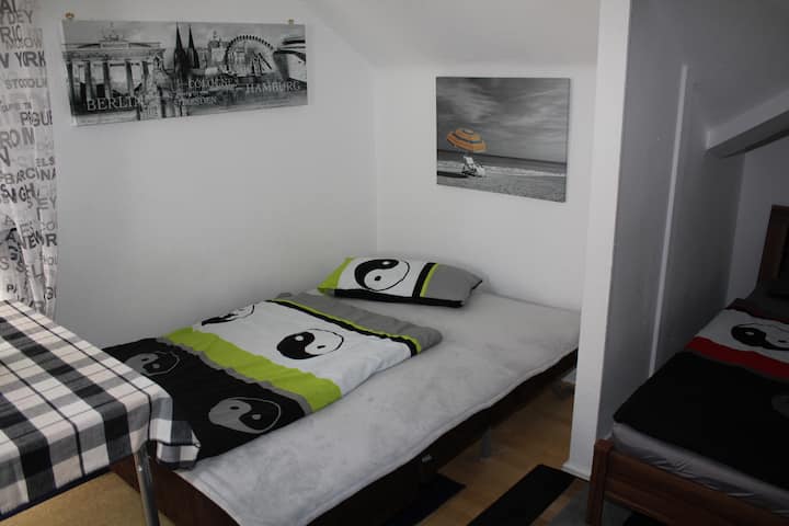 140cm breite Schlafcouch ausgezogen
