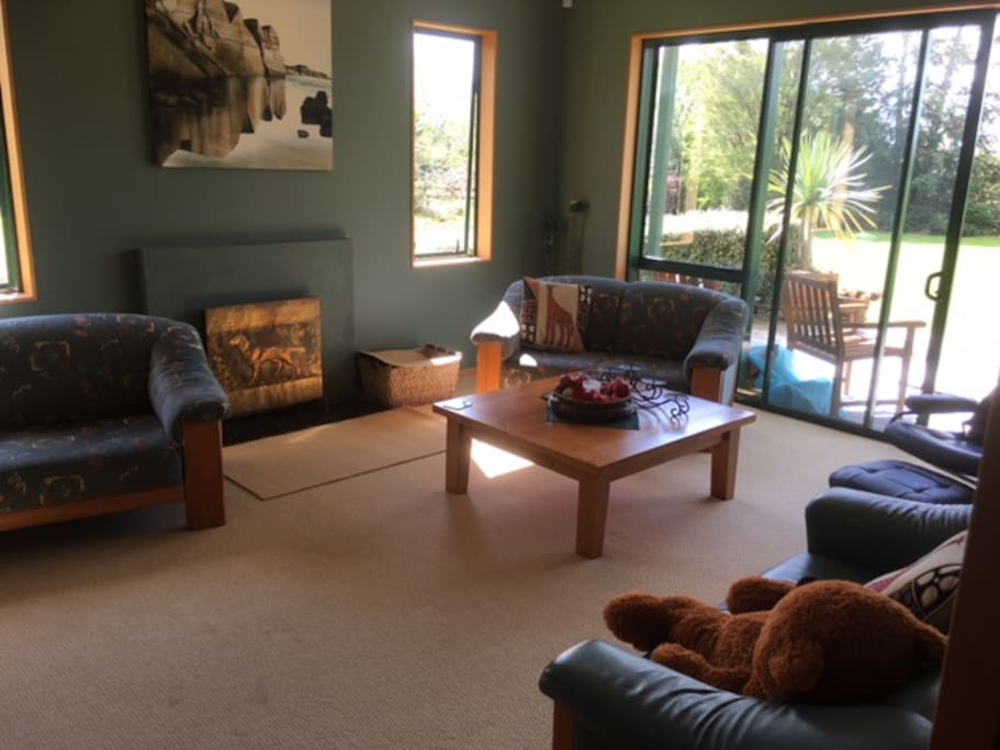 Lounge room.