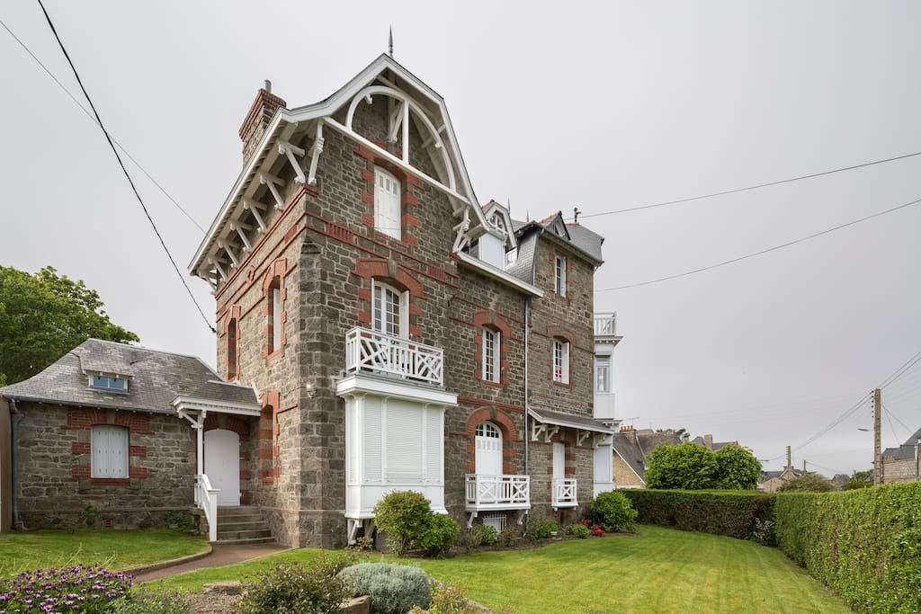 Appartement avec balcon dans la Villa Chanteclaire