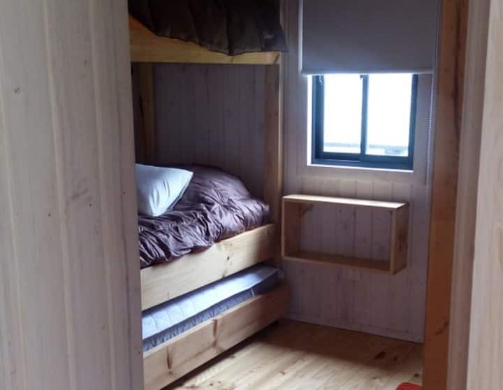 საძინებელი 1