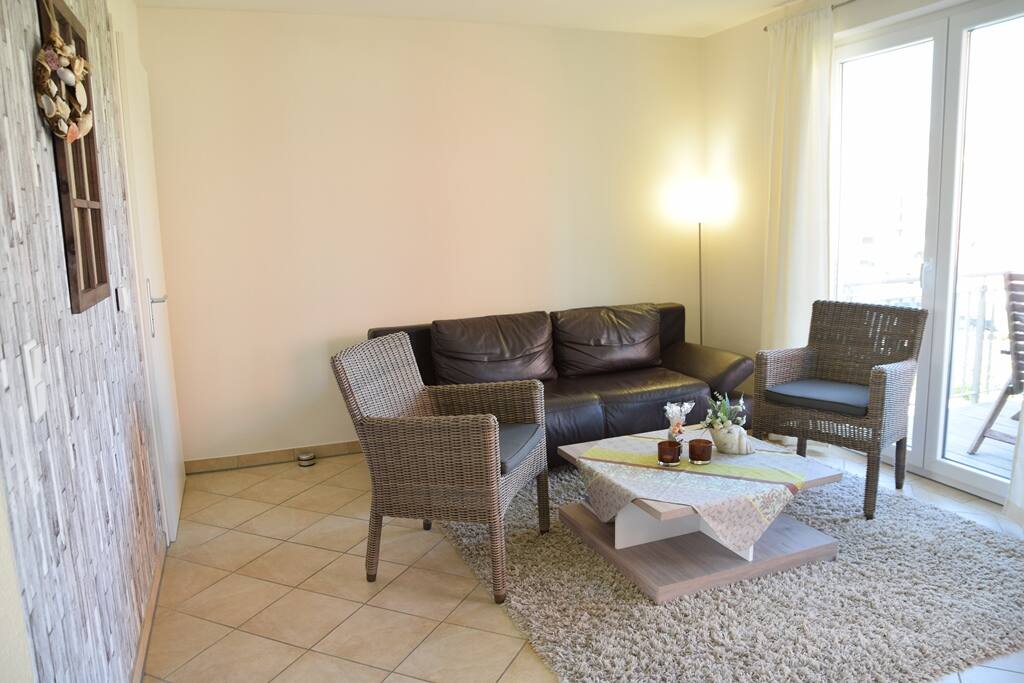 Sofa mit Zugang Balkon
