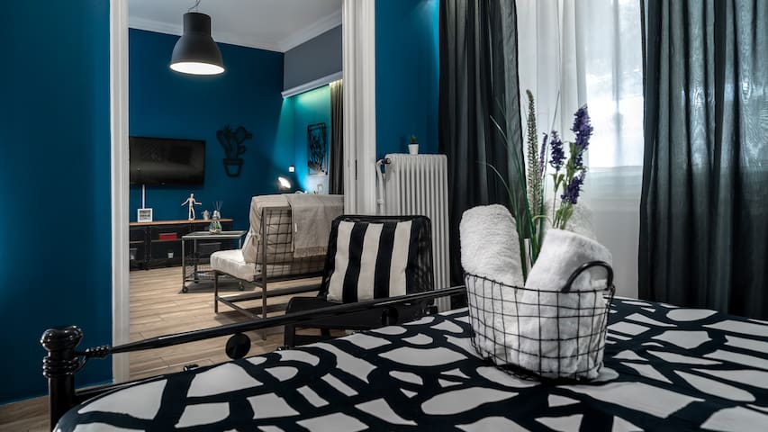 Minimal luxury by the Acropolis 1