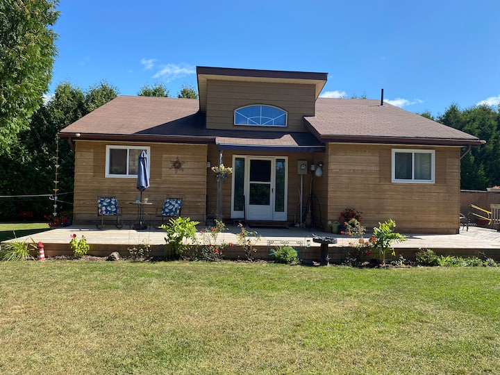 Proton Station Holiday Rentals & Homes Ontario, Canada Airbnb