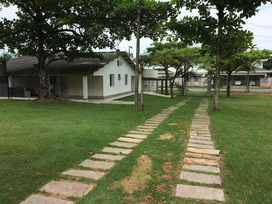 Acesso casa geminada