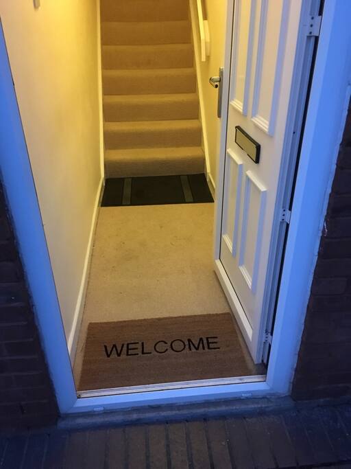 Private entrance via lockbox gives flexibility when checking in.