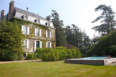 B&Brissac, Manor house on a wooded estate