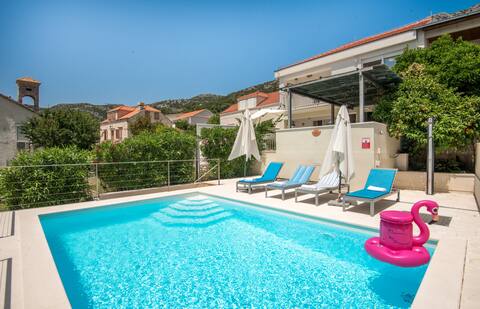 Villa Nelly