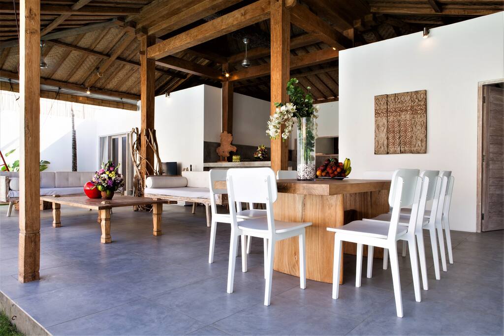 SUPERB 4BR & POOL IN SEMINYAK  STAFF  10 PAX - Vila 