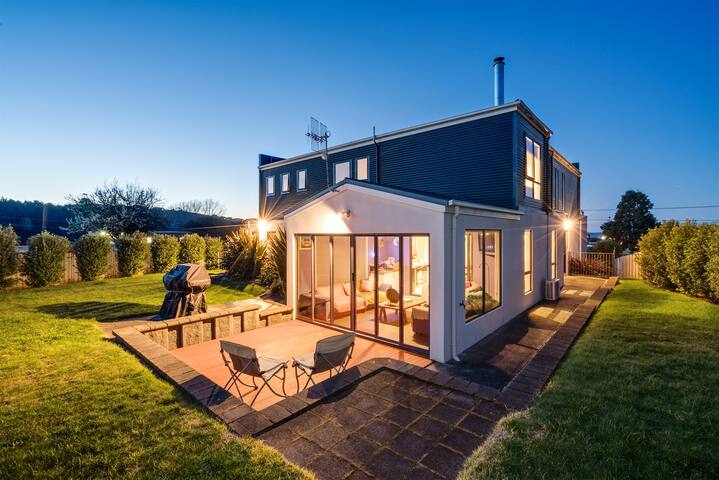 Madsen Retreat Whole First Floor Suite gallery image 5