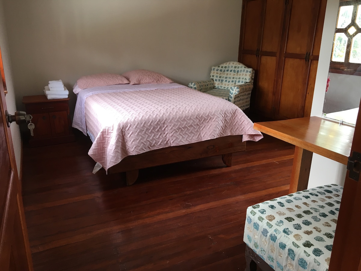 Dvojlôžko a šatník