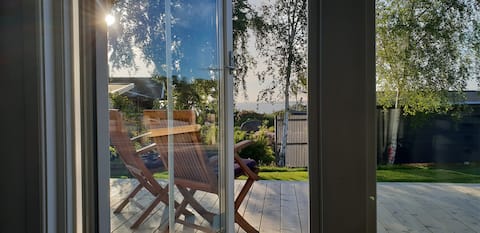Popular Airbnb listing: Lovely little house with sea view and close to swimming in Hallands