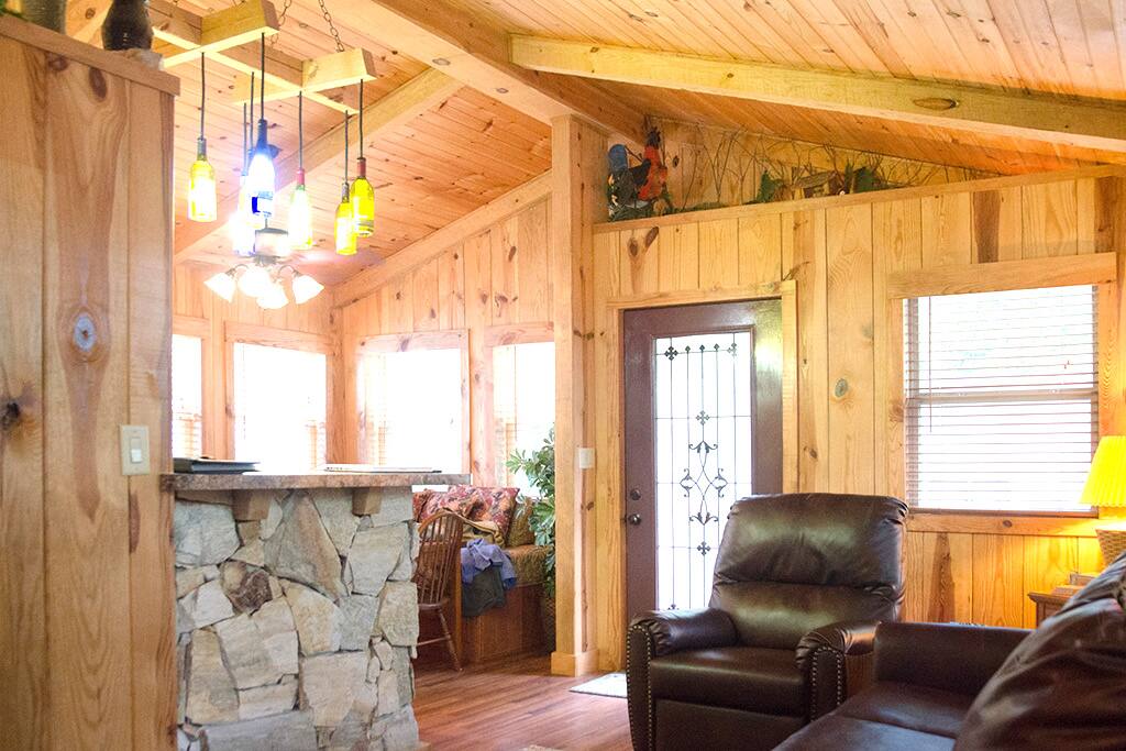 Living Room | Front Door to Center
