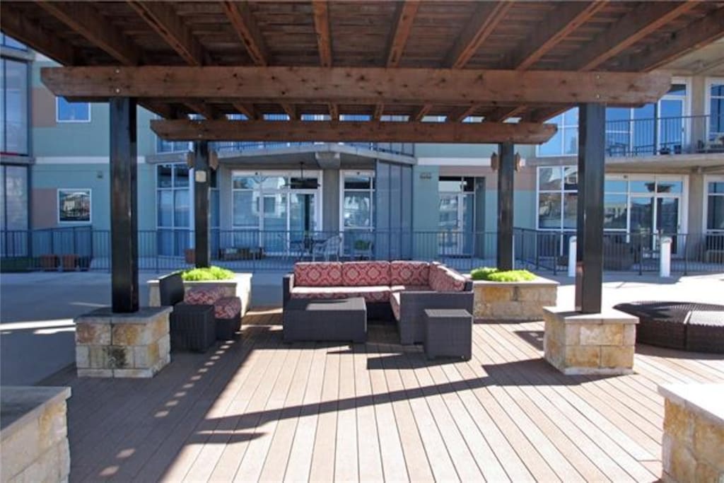 Lounge on Roof