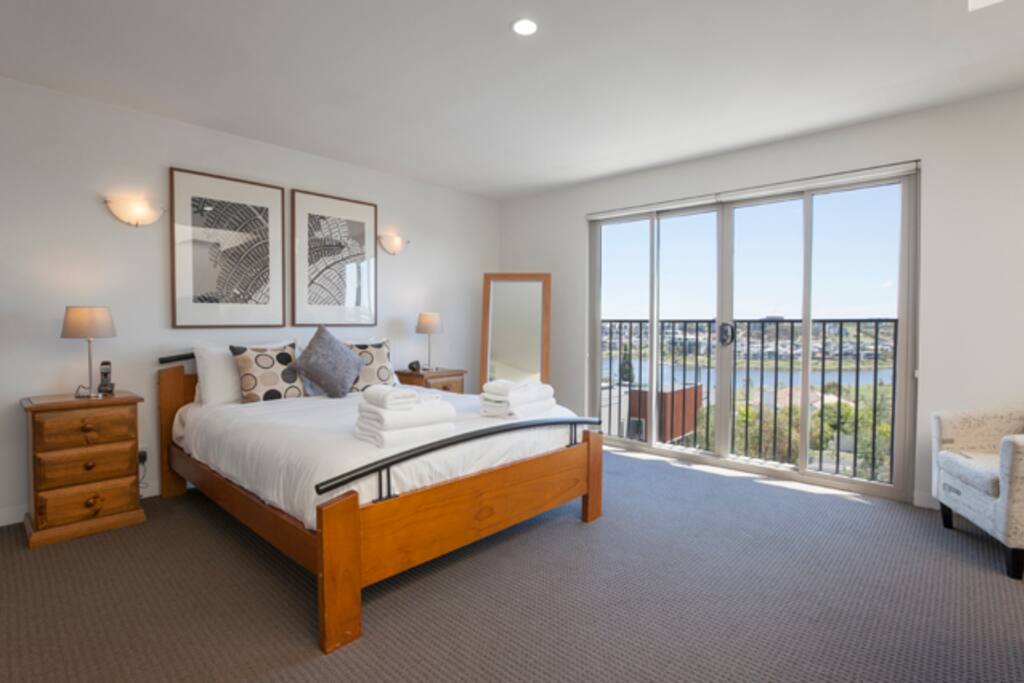 Luxurious queen size bed