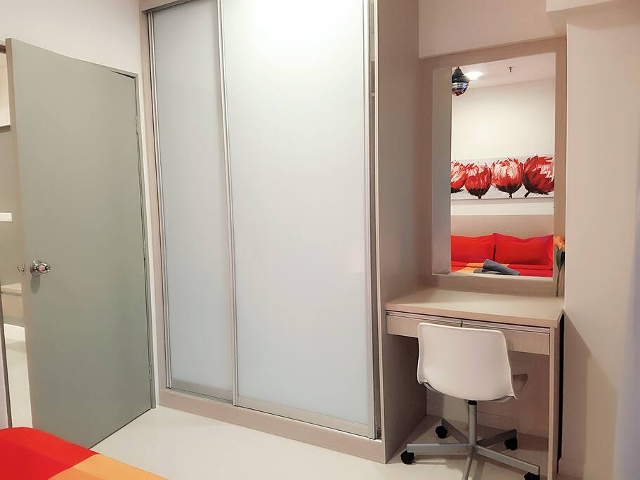 Built-In Wardrobe & Dressing Table