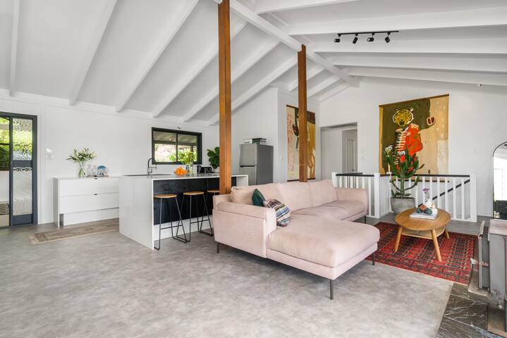 The Sunset House gallery image 4