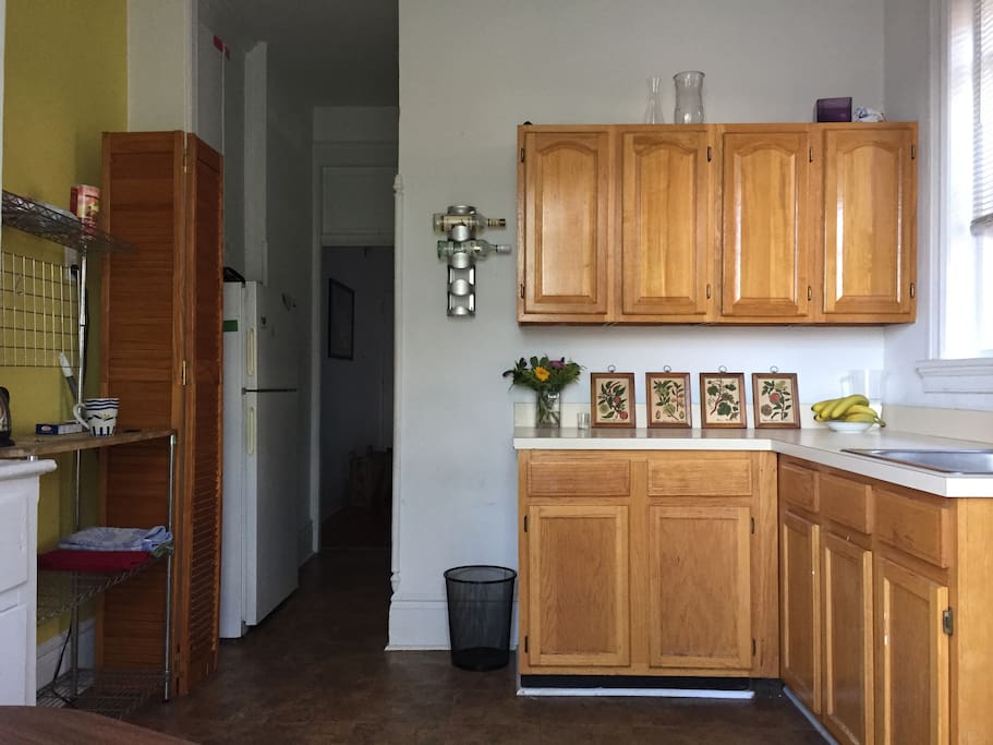 Bright and cheerful kitchen area