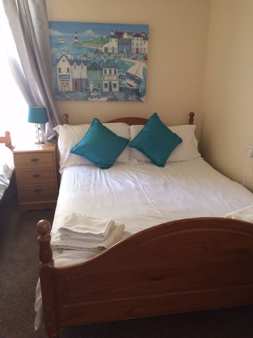 Room 9 - Triple room at the rear of the property with a ensuite, 1 x double bed and 1 x single bed.