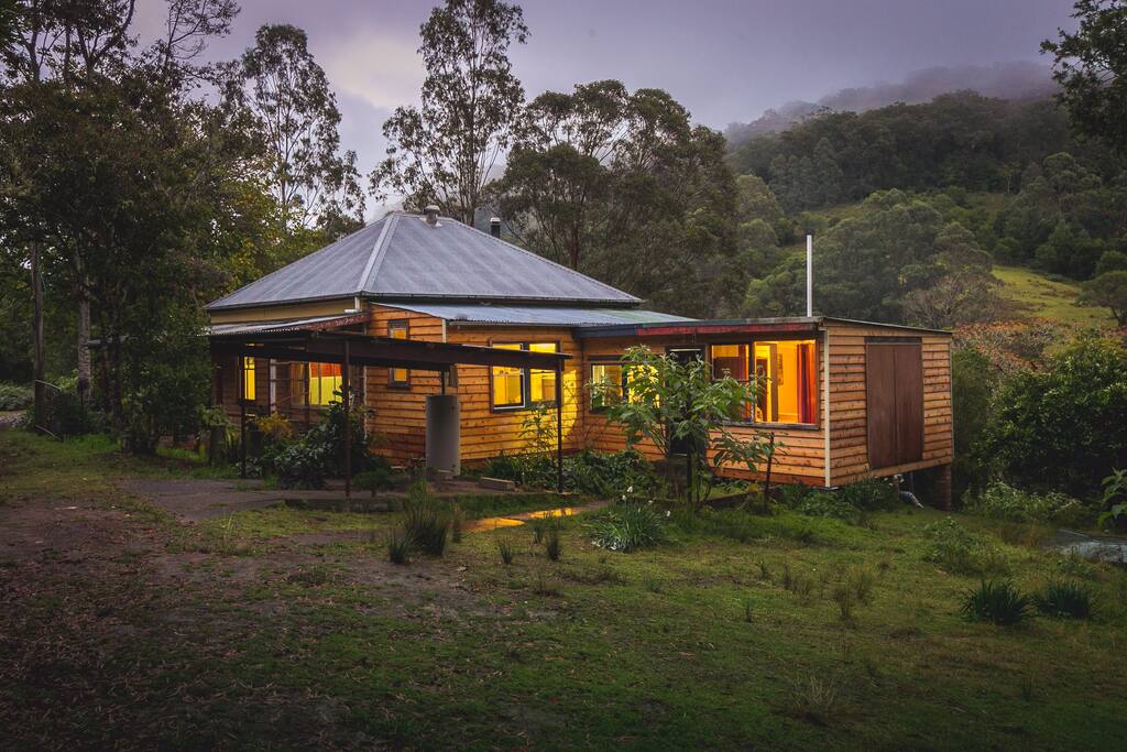 Yellow House Killarney Nature Reserve, Dungog Houses for Rent in
