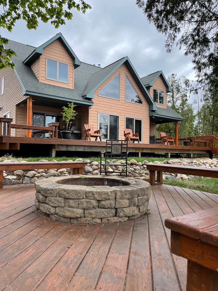 Tamarack Lodge, Waterfront on Lake Bellaire